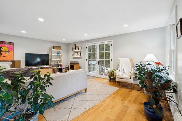 12 Hemlock Road, Kensington, NH 03833