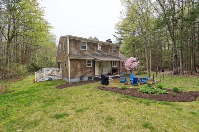 12 Hemlock Road, Kensington, NH 03833