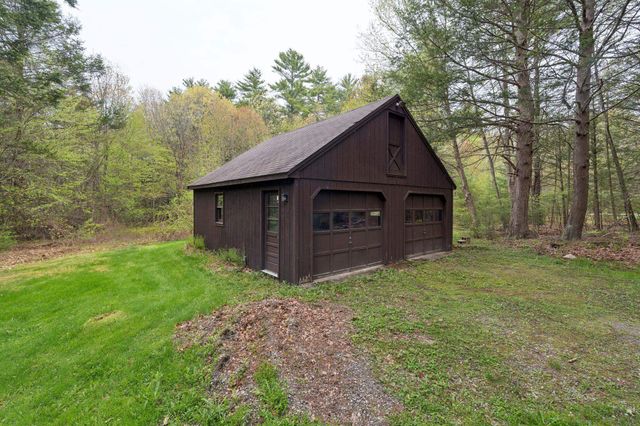 12 Hemlock Road, Kensington, NH 03833