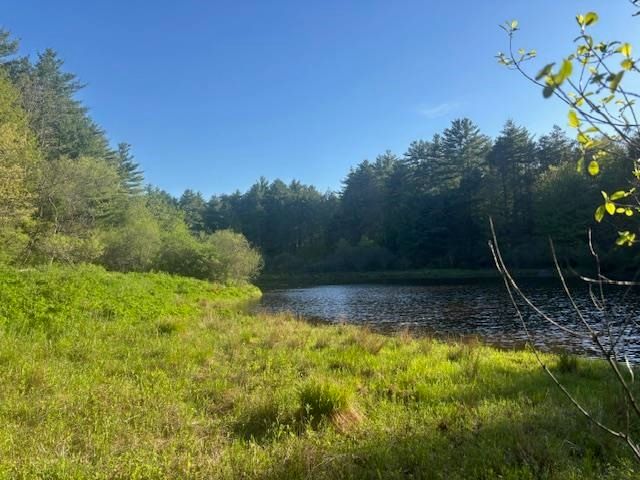 12 Hemlock Road, Kensington, NH 03833