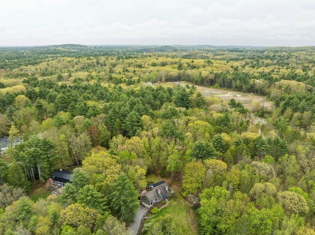 12 Hemlock Road, Kensington, NH 03833