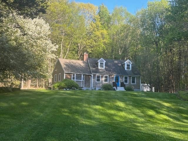 12 Hemlock Road, Kensington, NH 03833