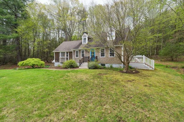 12 Hemlock Road, Kensington, NH 03833