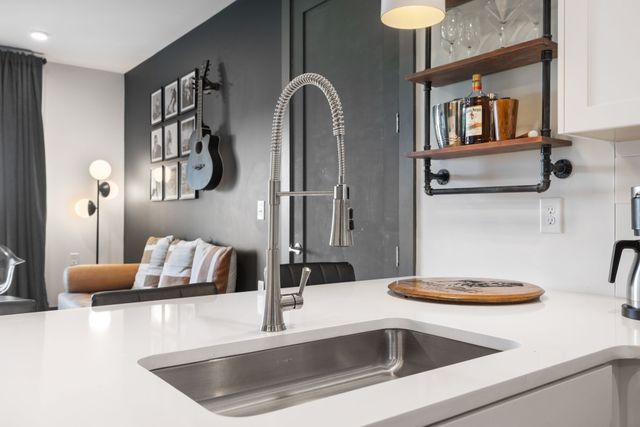 65 Lindsley Ave Apt 412, Nashville, TN 37210