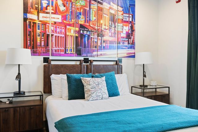 65 Lindsley Ave Apt 412, Nashville, TN 37210