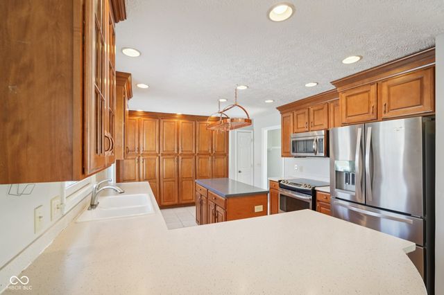 6 Greyhound Circle, Carmel, IN 46032