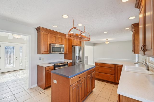 6 Greyhound Circle, Carmel, IN 46032