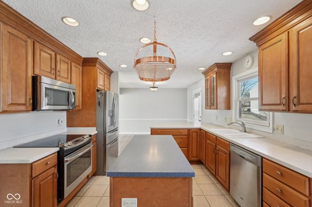 6 Greyhound Circle, Carmel, IN 46032