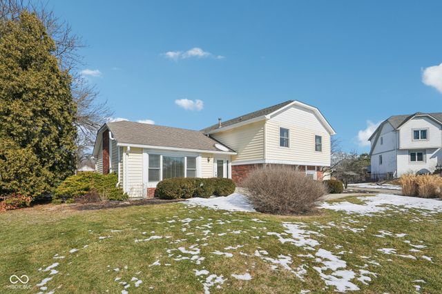 6 Greyhound Circle, Carmel, IN 46032