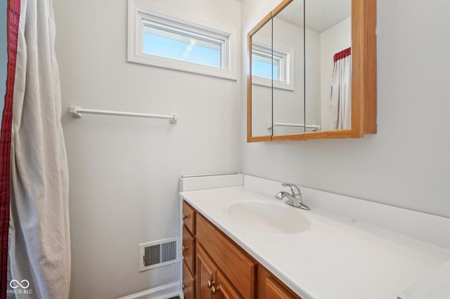 6 Greyhound Circle, Carmel, IN 46032