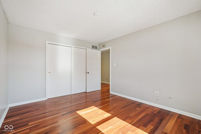 6 Greyhound Circle, Carmel, IN 46032