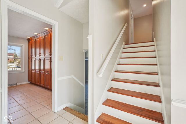 6 Greyhound Circle, Carmel, IN 46032