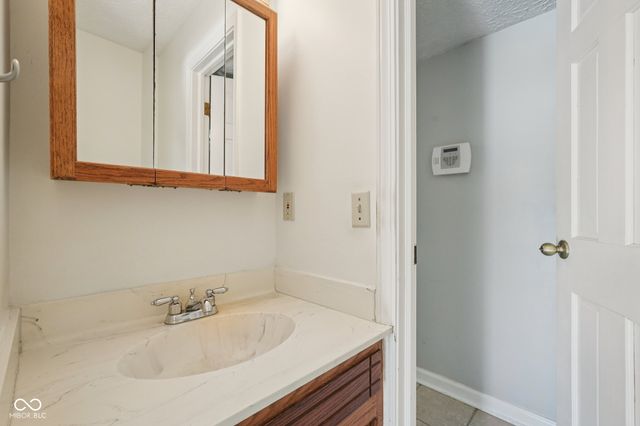 6 Greyhound Circle, Carmel, IN 46032