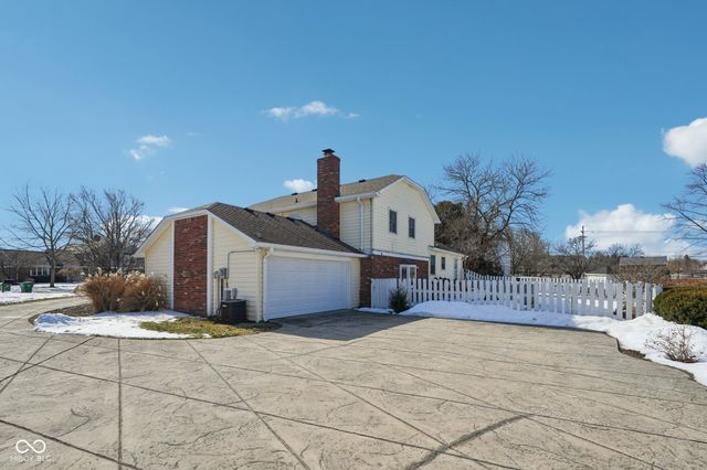 6 Greyhound Circle, Carmel, IN 46032