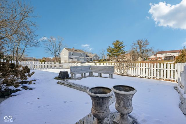 6 Greyhound Circle, Carmel, IN 46032