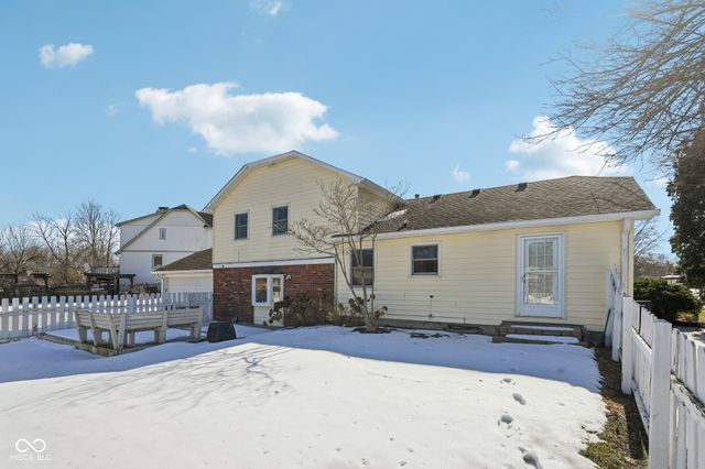 6 Greyhound Circle, Carmel, IN 46032