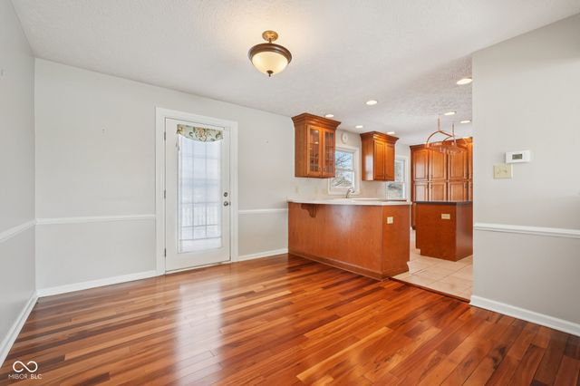 6 Greyhound Circle, Carmel, IN 46032