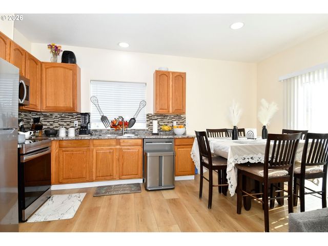 3306 Ne 42ND Pl, Vancouver, WA 98661