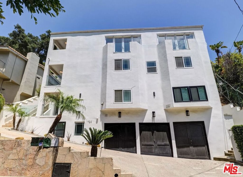 1754 Franklin Canyon Drive, Beverly Hills, CA 90210 — exterior