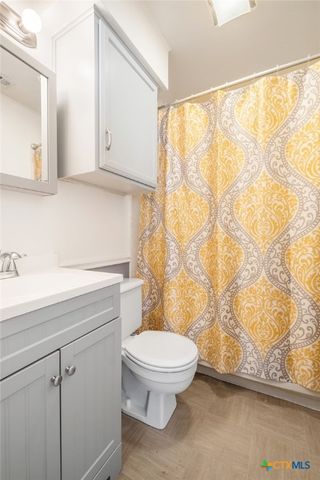 7503 Islander Drive, Austin, TX 78749