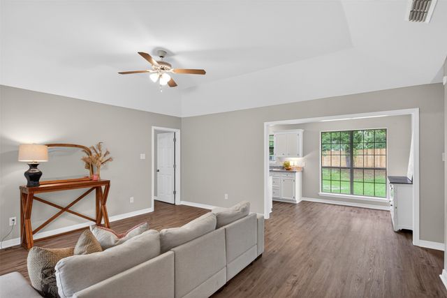 5957 Manitoba Lane, Shreveport, LA 71107