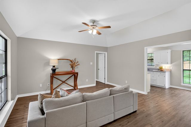 5957 Manitoba Lane, Shreveport, LA 71107
