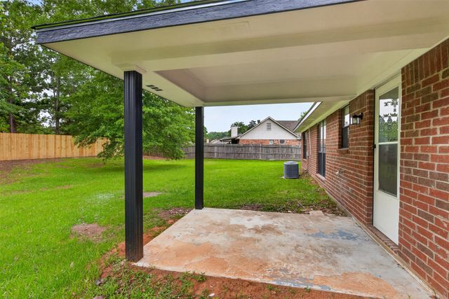 5957 Manitoba Lane, Shreveport, LA 71107