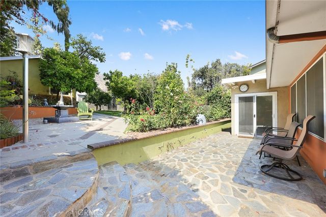 647 W Montecito, Sierra Madre, CA 91024