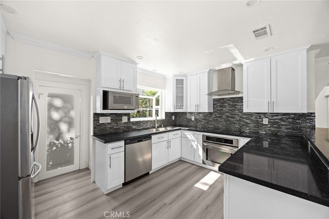 647 W Montecito, Sierra Madre, CA 91024