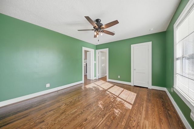 305 E Hilburn Street, Bellville, TX 77418