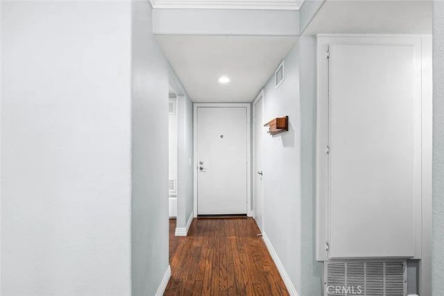 2514 E Willow Street 105, Signal Hill, CA 90755