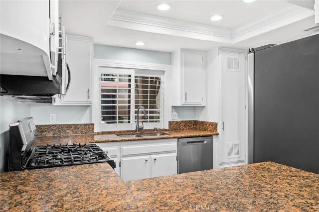 2514 E Willow Street 105, Signal Hill, CA 90755