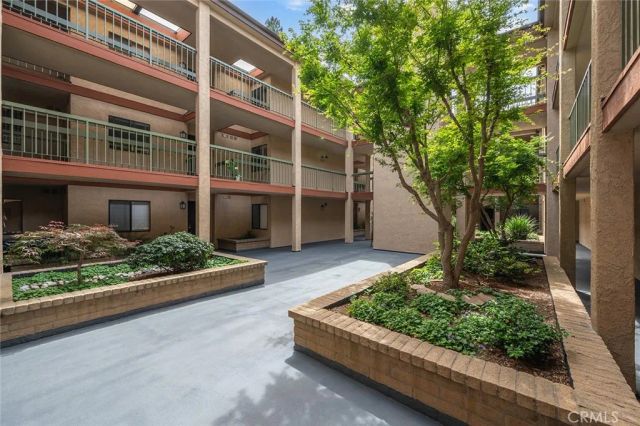 2514 E Willow Street 105, Signal Hill, CA 90755