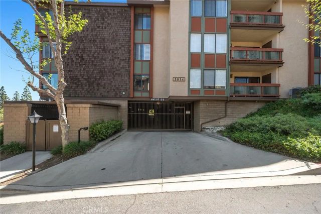 2514 E Willow Street 105, Signal Hill, CA 90755