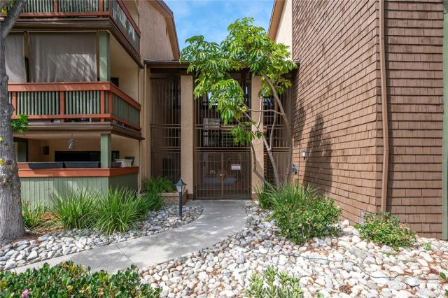 2514 E Willow Street 105, Signal Hill, CA 90755
