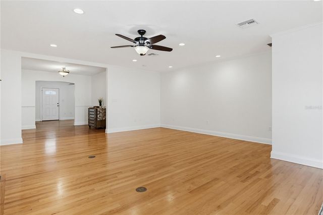 112 S HIMES AVENUE, Tampa, FL 33609