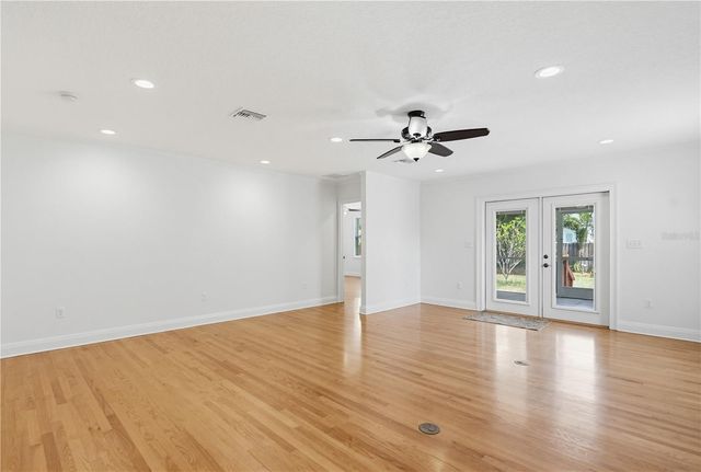 112 S HIMES AVENUE, Tampa, FL 33609