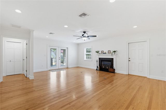 112 S HIMES AVENUE, Tampa, FL 33609