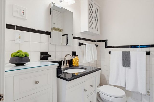 112 S HIMES AVENUE, Tampa, FL 33609