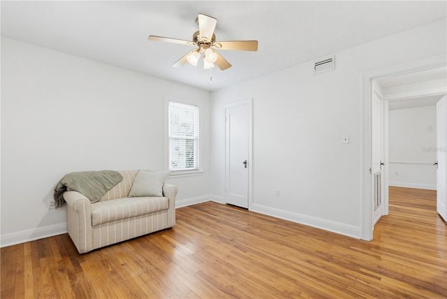 112 S HIMES AVENUE, Tampa, FL 33609