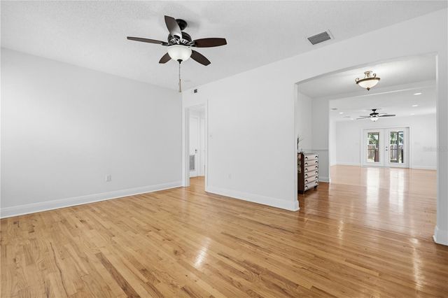 112 S HIMES AVENUE, Tampa, FL 33609