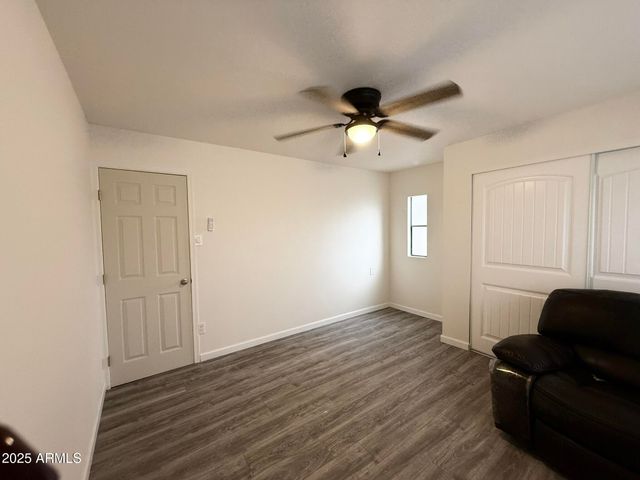 8595 N 71St Avenue 111, Glendale, AZ 85301