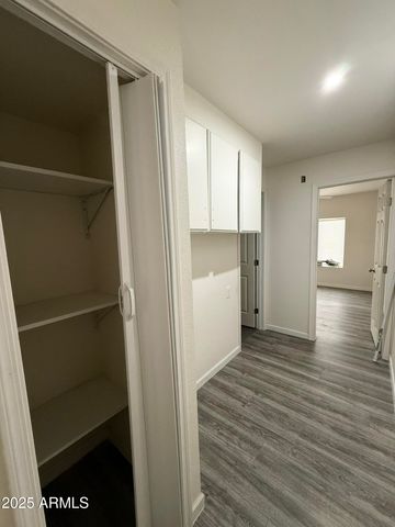 8595 N 71St Avenue 111, Glendale, AZ 85301