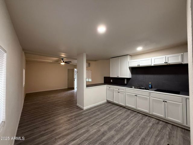 8595 N 71St Avenue 111, Glendale, AZ 85301