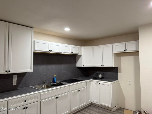 8595 N 71St Avenue 111, Glendale, AZ 85301