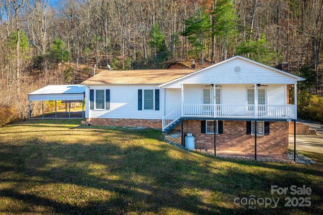 2196 Uphill Lane, Lenoir, NC 28645