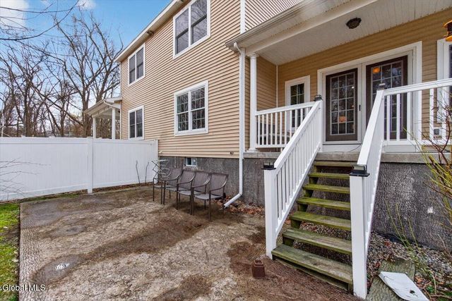 29 Jordan Point Drive, North Greenbush, NY 12180
