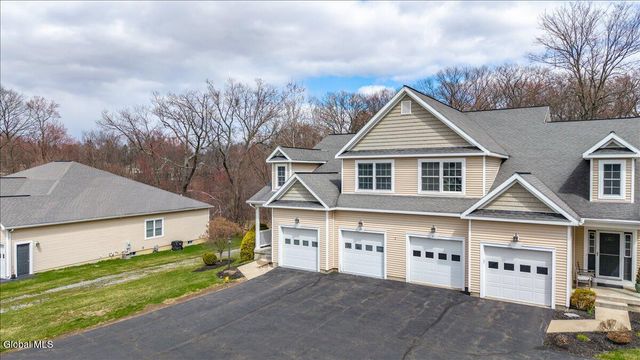 29 Jordan Point Drive, North Greenbush, NY 12180