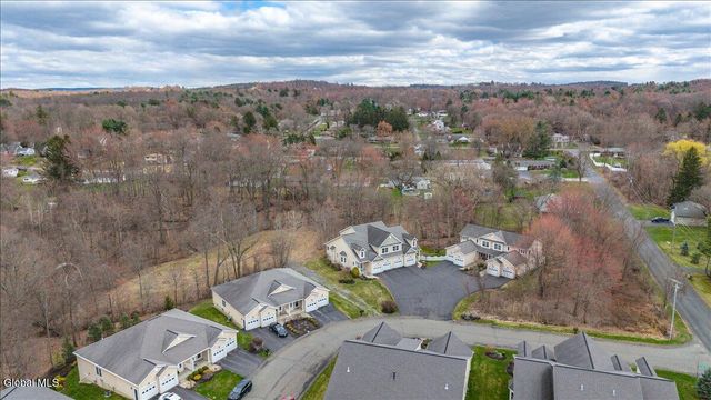 29 Jordan Point Drive, North Greenbush, NY 12180