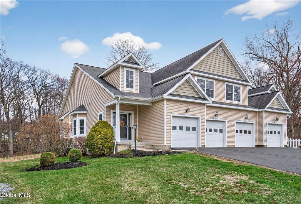 29 Jordan Point Drive, North Greenbush, NY 12180